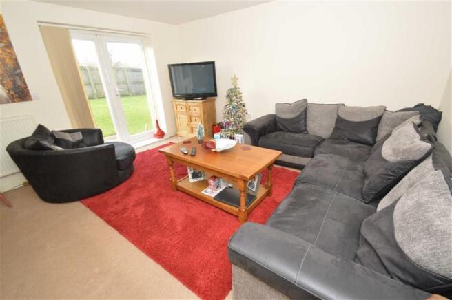 LIVING AREA - VIEW O