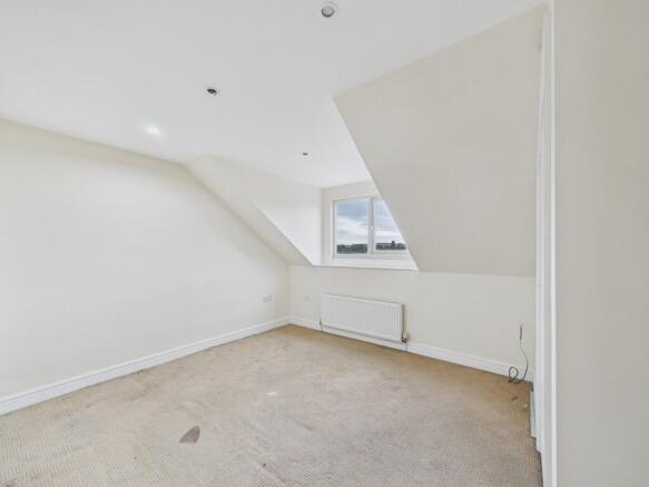 3 bed Town House for sale Image 4