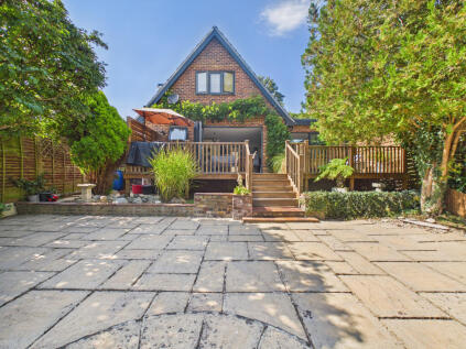 Cedar Drive, Marlow Bottom, Marlow, Buckinghamshire
