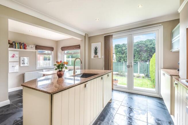 3 bed Semi-Detached to rent Image 4