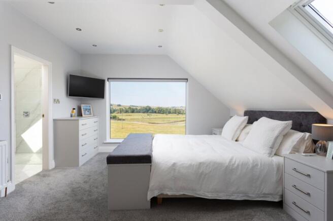 4 bed Detached for sale Image 10
