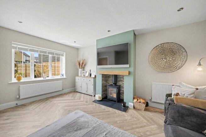 5 bed Detached for sale Image 10