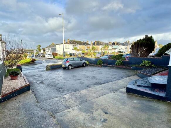 126 Henver Road Driveway