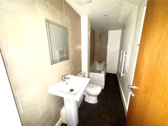 2 bed Flat for sale Image 7