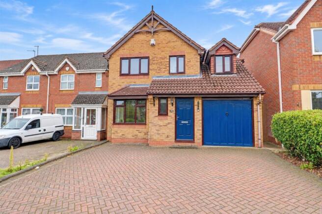 3-bed detached on Clayhanger Lane, Clayhanger, WS8 7DS, £300,000