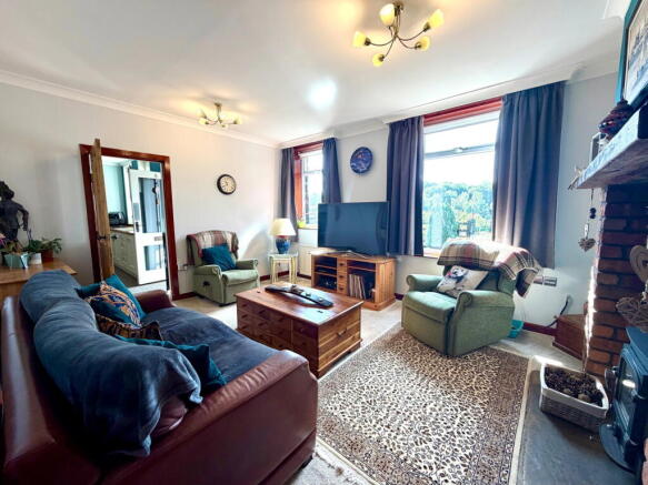 3 bed Semi-Detached for sale Image 5