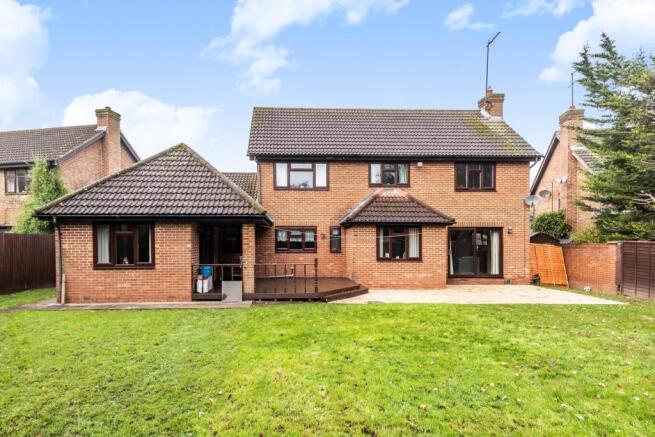 Garden to House