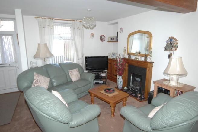 LOUNGE AREA