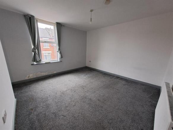 FRONT BEDROOM