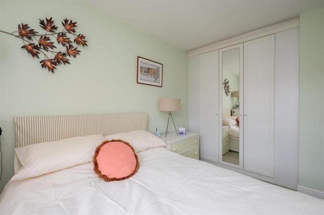 3 bed House for sale Image 12