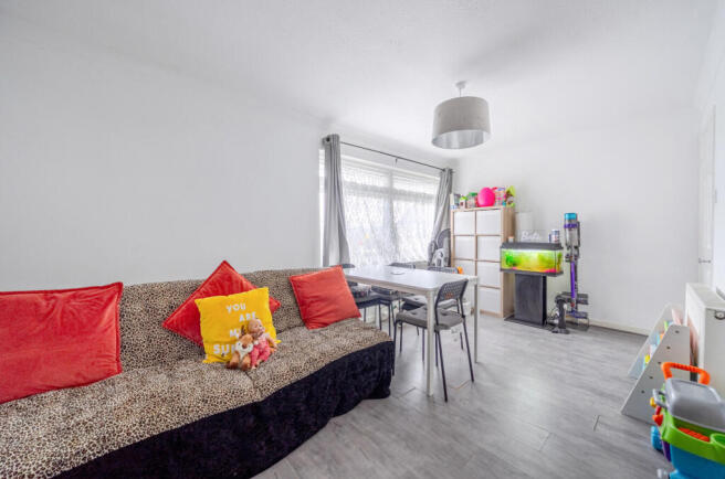 1395752-4-69663bd...