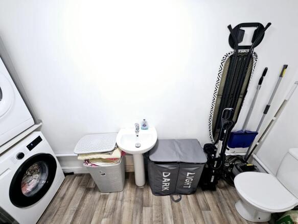 3 bed Terraced for sale Image 7