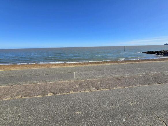 Adjacent Sea Road, Felixstowe photo 3