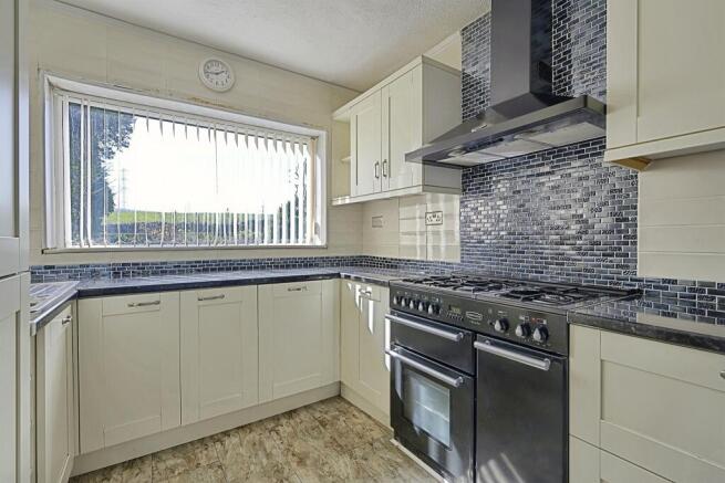 3 bed Semi-Detached for sale Image 4