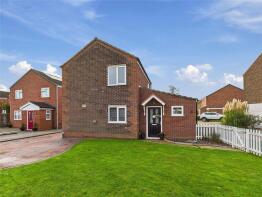 27, Hunters End, Felixstowe IP11 0XH