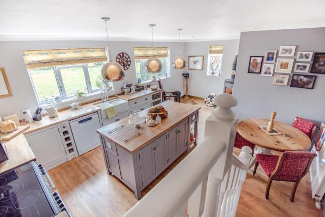Kitchen/Breakfast...