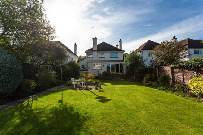 house-sailsbury-avenue-cheam-sutton-108.jpg