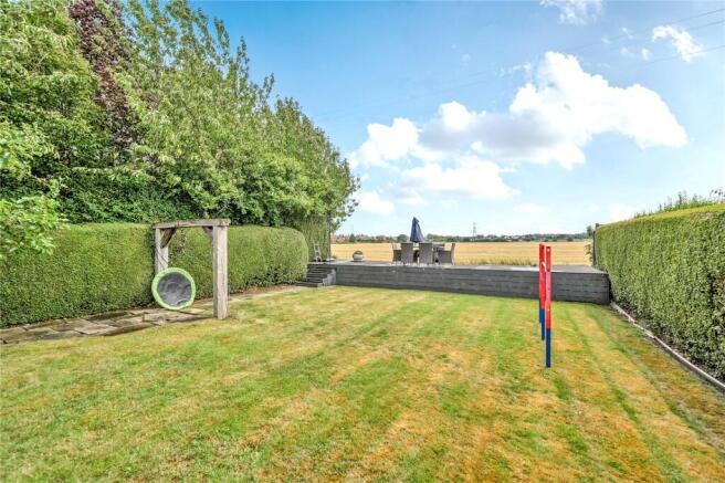 5 bed Detached for sale Image 12