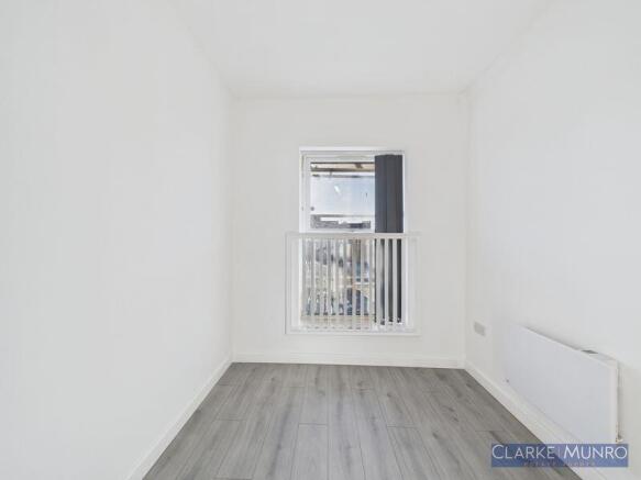 2 bed Flat to rent Image 12