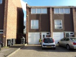 17, Langley Meadows, Loughton IG10 2DL