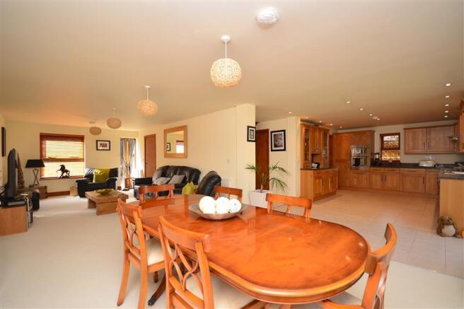 Living/Dining Area