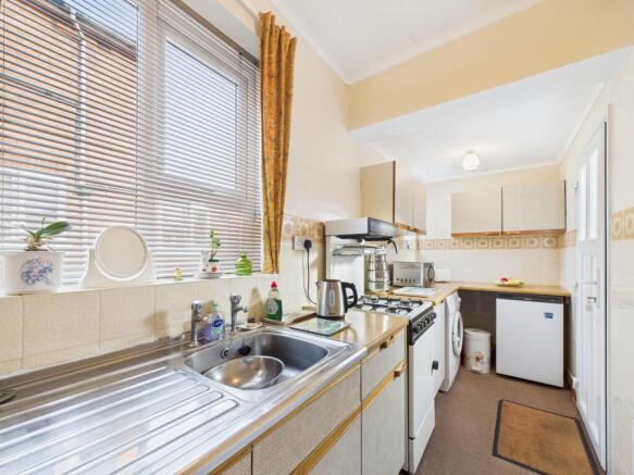 Westleigh Avenue photo 4