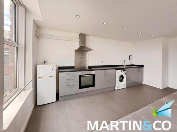 2 bed Apartment to rent Image 5