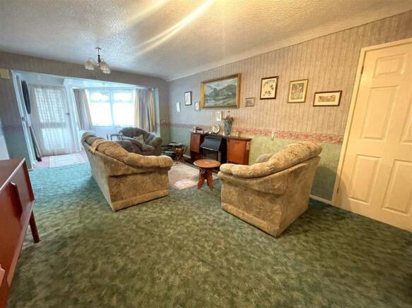 lounge.JPG