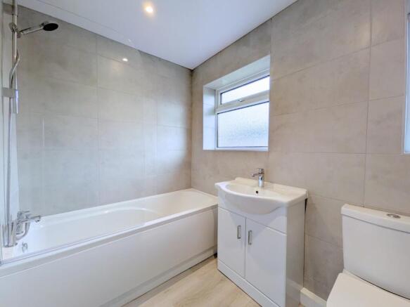 3 bed Terraced for sale Image 10