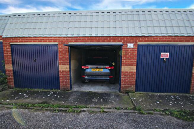 Highgate Road/Burrfields Road, Portsmouth photo 5