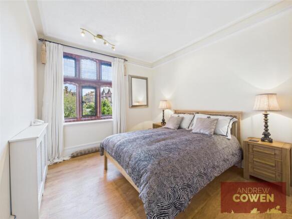 2 bed Apartment for sale Image 10