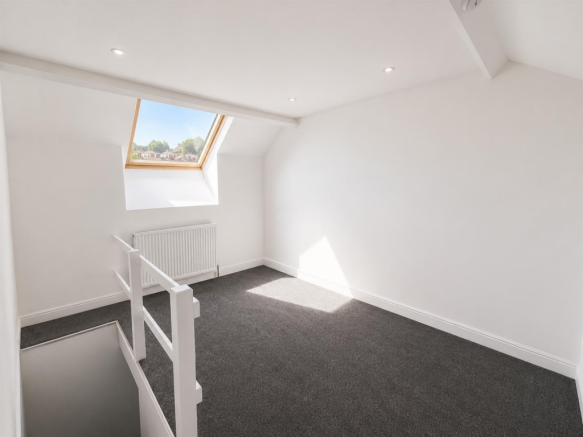 3 bed Terraced to rent Image 8