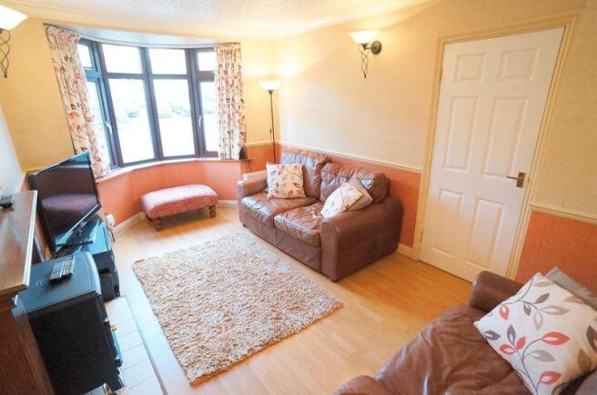 LOUNGE.