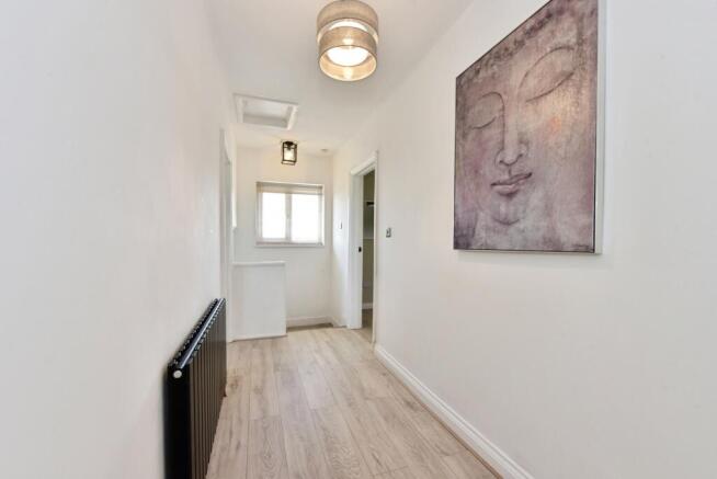 4 bed Semi-Detached for sale Image 6