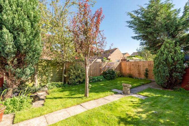 FRONT GARDEN