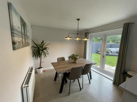 5 bed Detached to rent Image 5