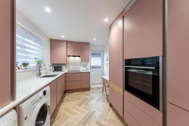 2 Beechfield Gardens-002.jpg