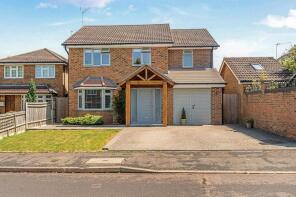 2, Phillips Close, Godalming GU7 1XZ