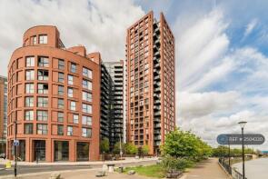 Flat 201, 1 Avalon Point, Silvocea Way, London E14 0TY