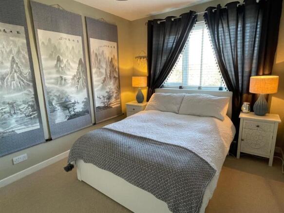 bedroom;;.jpg