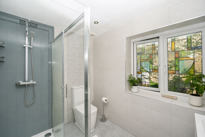 4 bed Detached for sale Image 7