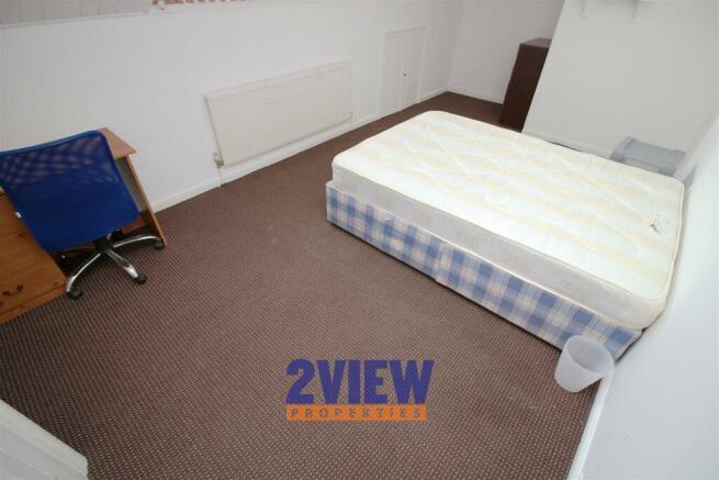 7 bed House to rent Image 7