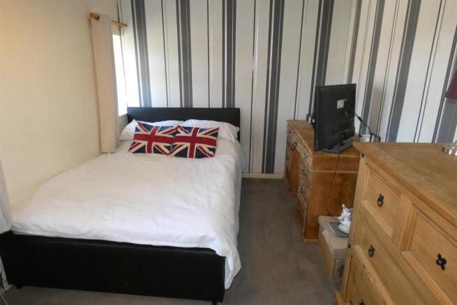 Bed 3.JPG