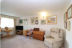 22, Lawnsmead Gardens, Newport Pagnell MK16 8AY