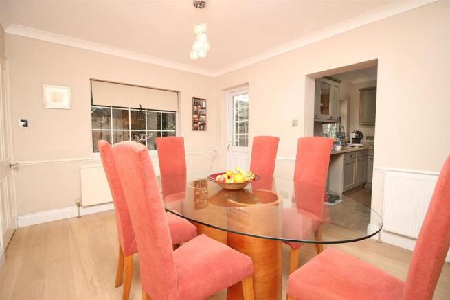 Dining room 2.JPG