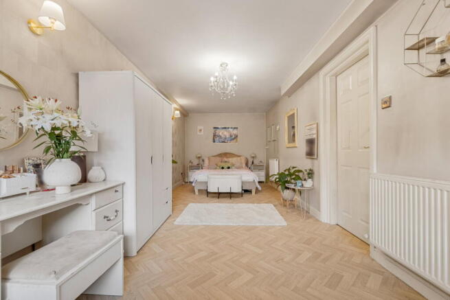 4 bed Terraced for sale Image 4
