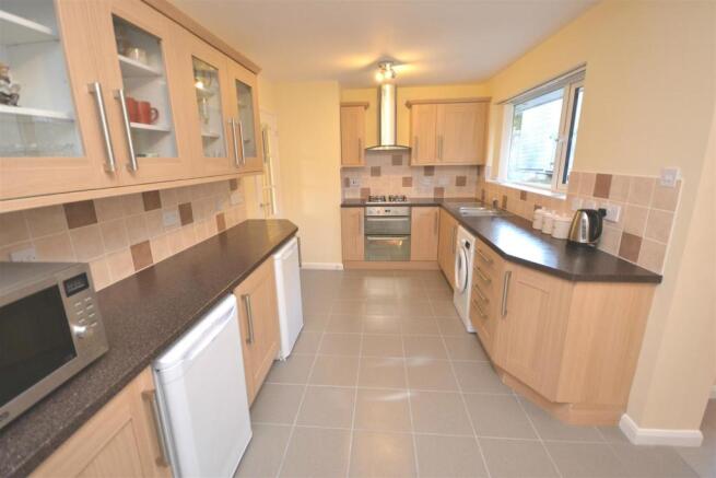 Kitchen 1 a.jpg