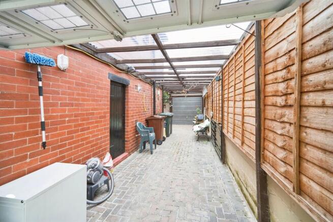 3 bed Semi-Detached for sale Image 12