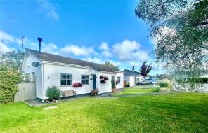 5 Garreglwyd, Traeth Coch Uchaf, Red Wharf Bay, Pentraeth LL75 8RZ