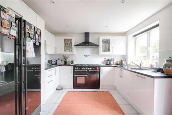 KITCHEN/BREAKFAST ROOM